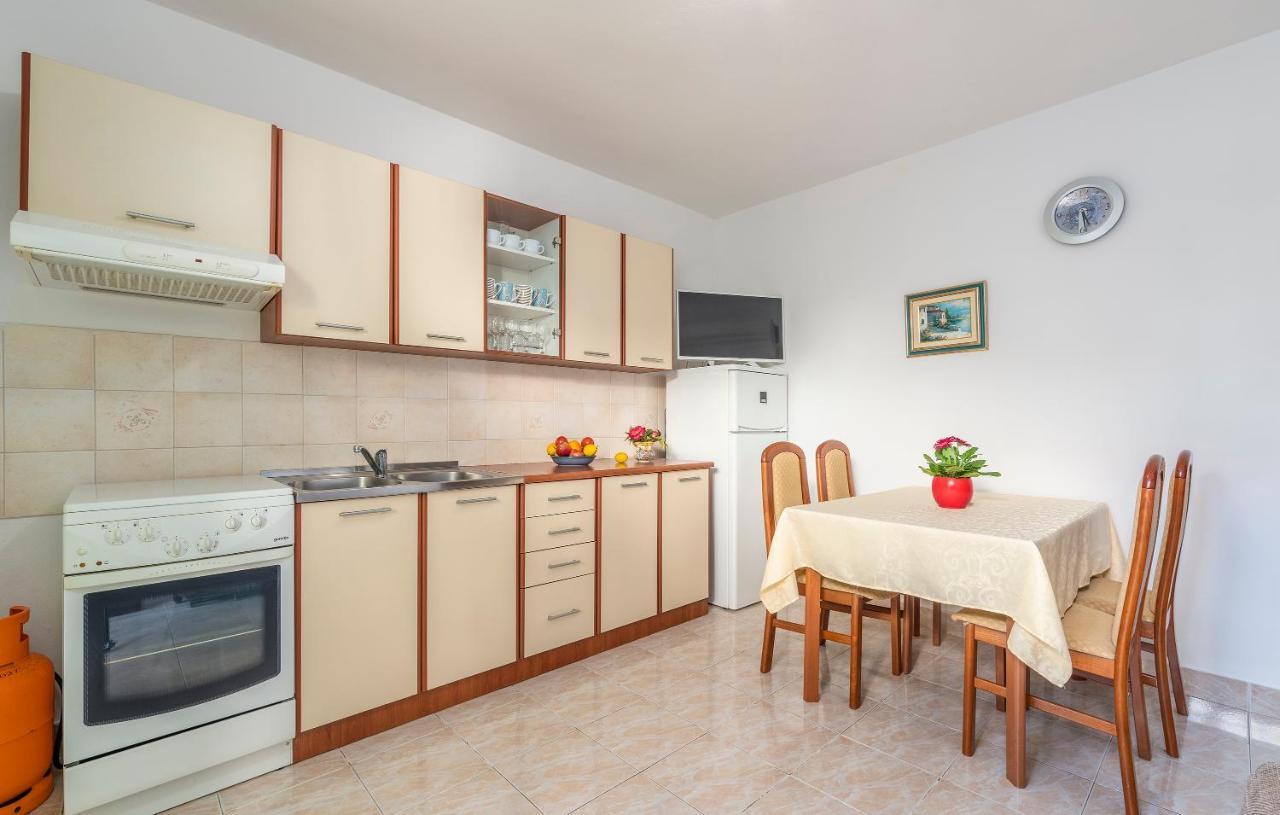 Apartments Feniks Porec Bagian luar foto