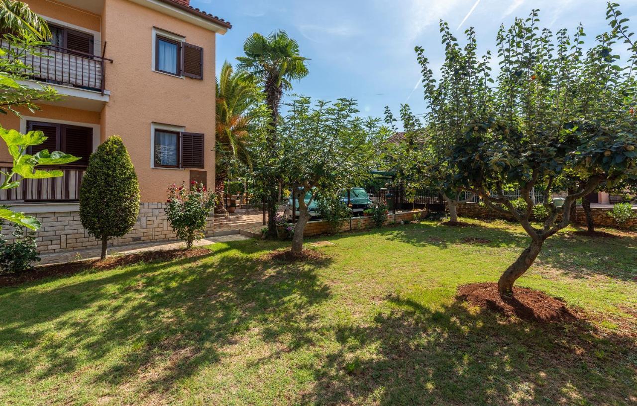 Apartments Feniks Porec Bagian luar foto