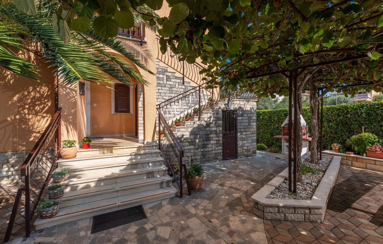 Apartments Feniks Porec Bagian luar foto
