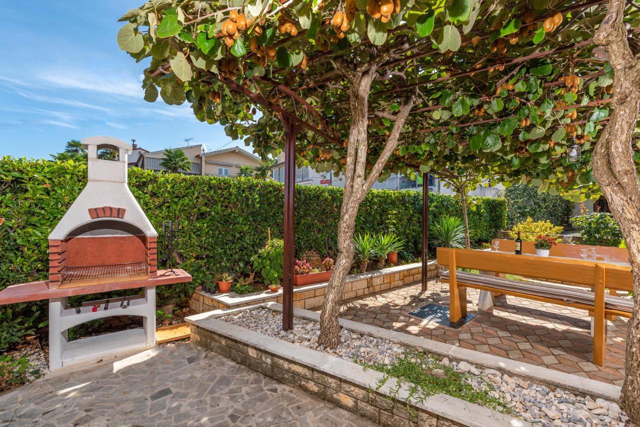 Apartments Feniks Porec Bagian luar foto