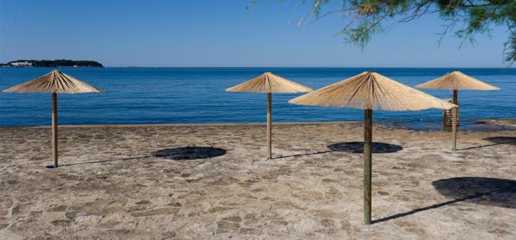 Apartments Feniks Porec Bagian luar foto