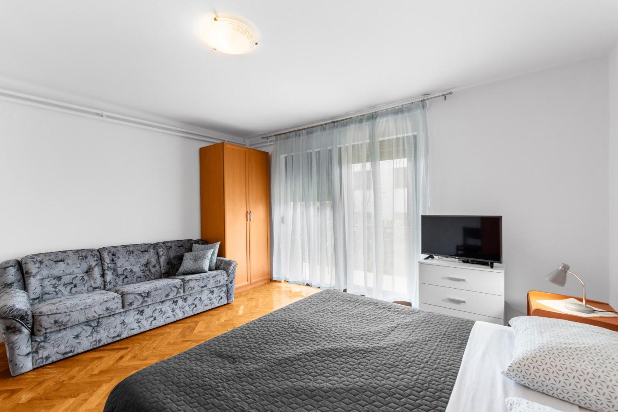 Apartments Feniks Porec Bagian luar foto